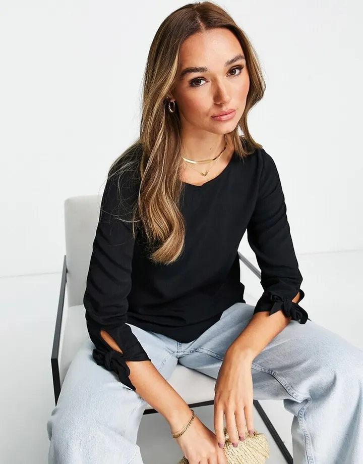Closet London blouse with tie cuffs in black