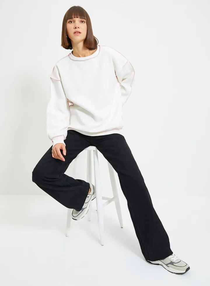 Crew Neck Knitted Sweatshirt