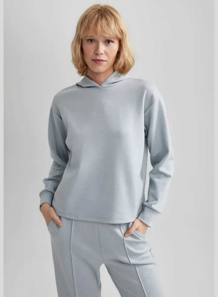 Woman Hooded Long Sleeve Knitted Sweatshirt