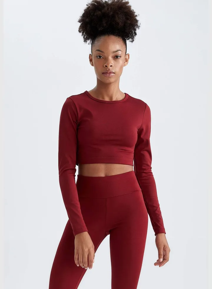Woman Cropped Fit Long Sleeve T-Shirt