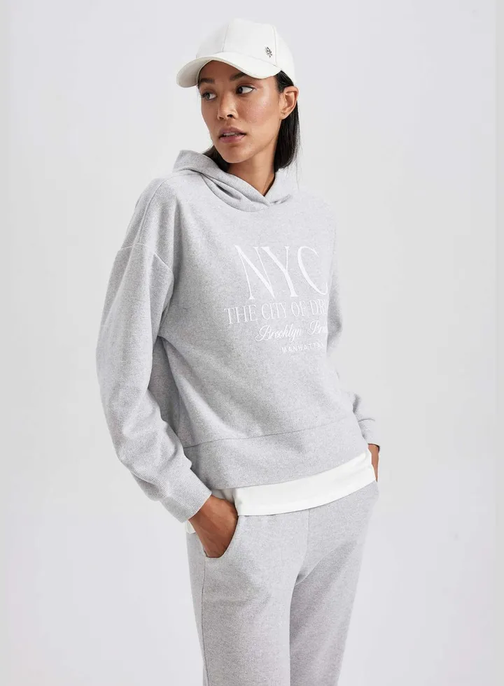 Woman Hooded Long Sleeve Knitted Sweatshirt