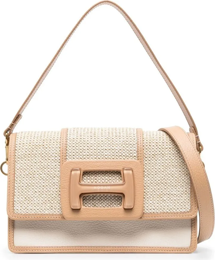 Logo-Plaque Detail Shoulder Bag
