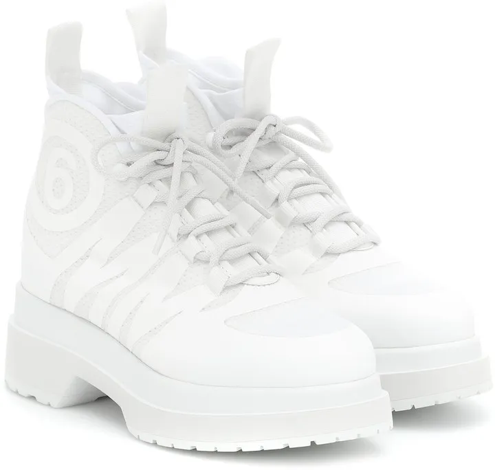 Logo sneakers