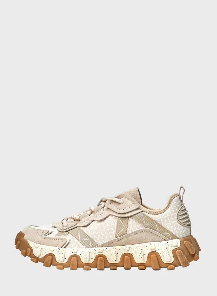 Burgos Low Top Sneakers