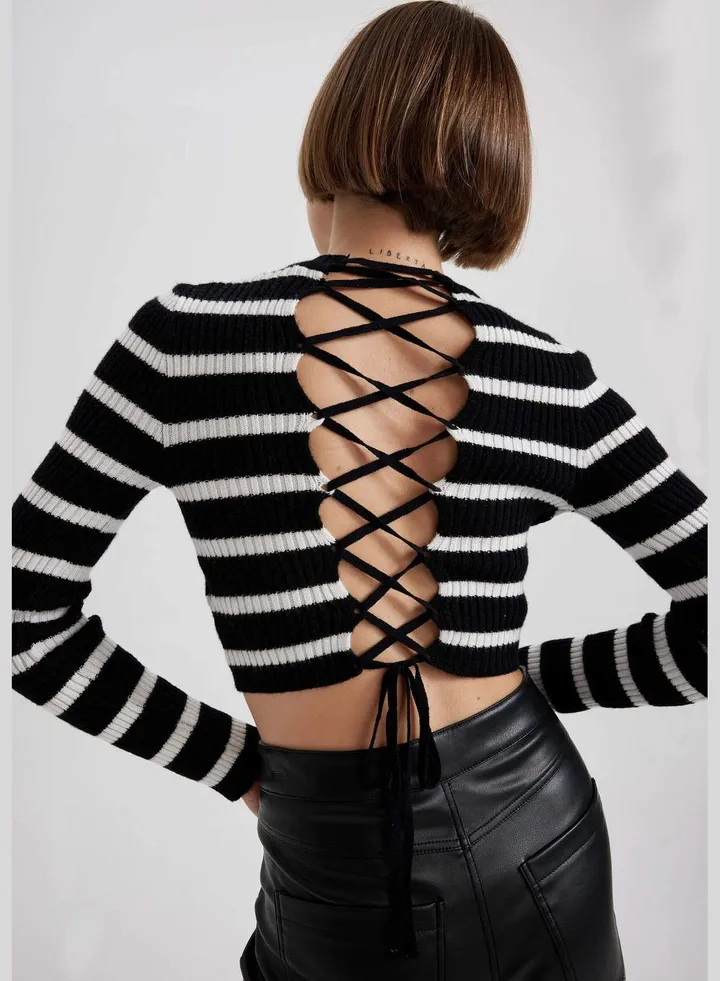 Woman Crew Neck Long Sleeve Tricot Pullover