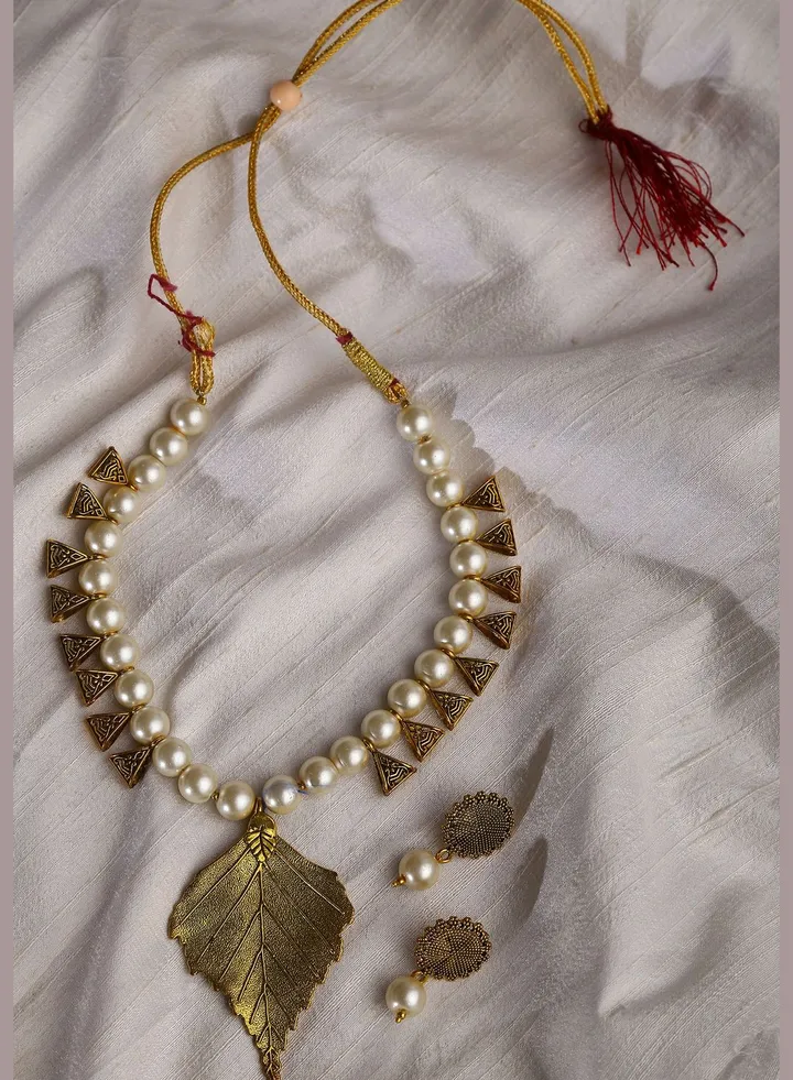 Gold-Plated Antique Leaf Loops Beaded Necklace Set