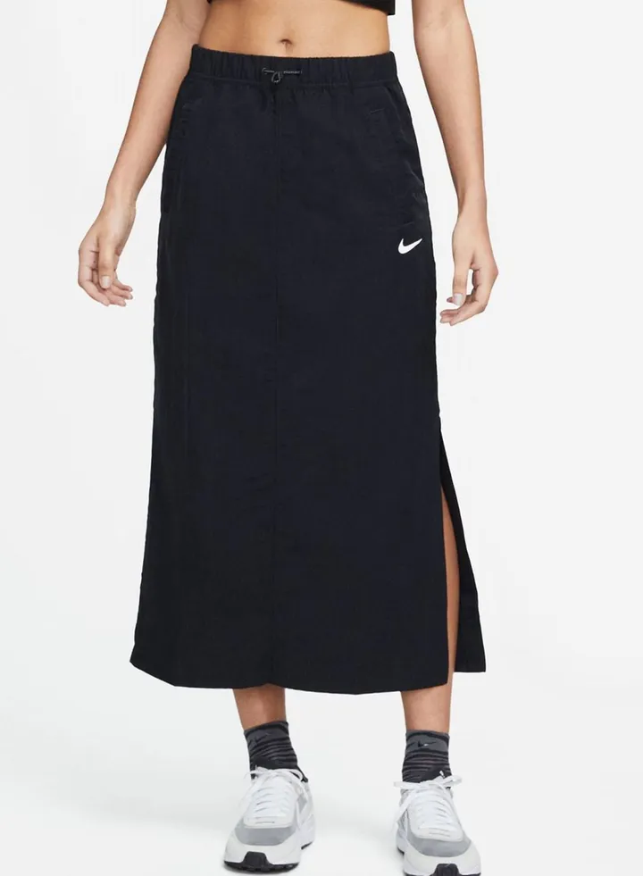 Essential Woven High-Rise Skirt