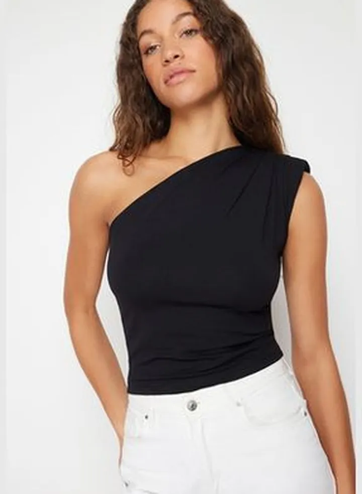 Black Asymmetric One-Shoulder Waistband Elastic Knitted Blouse