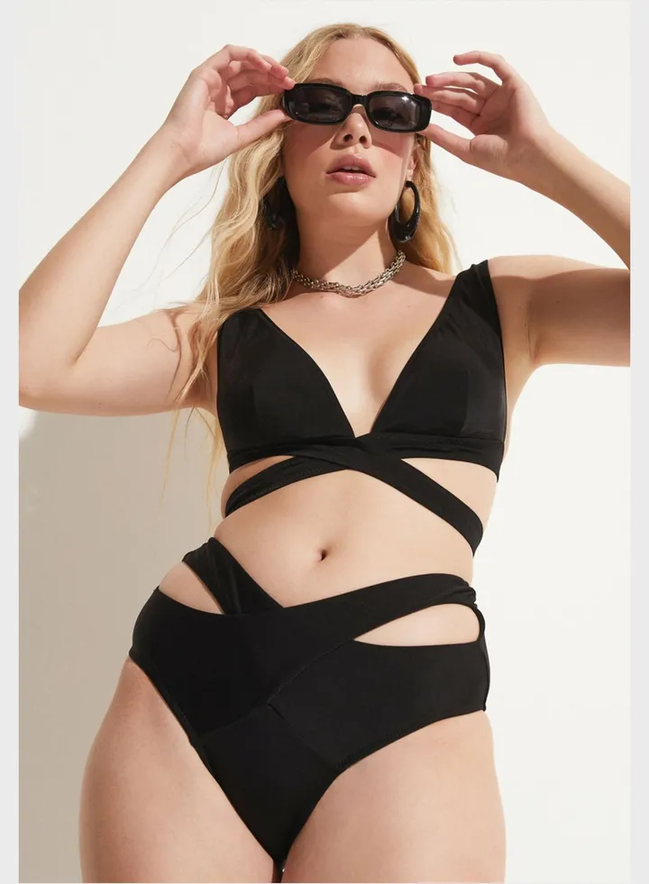 Cut Out Detail High Leg Bikini And Bottom Set