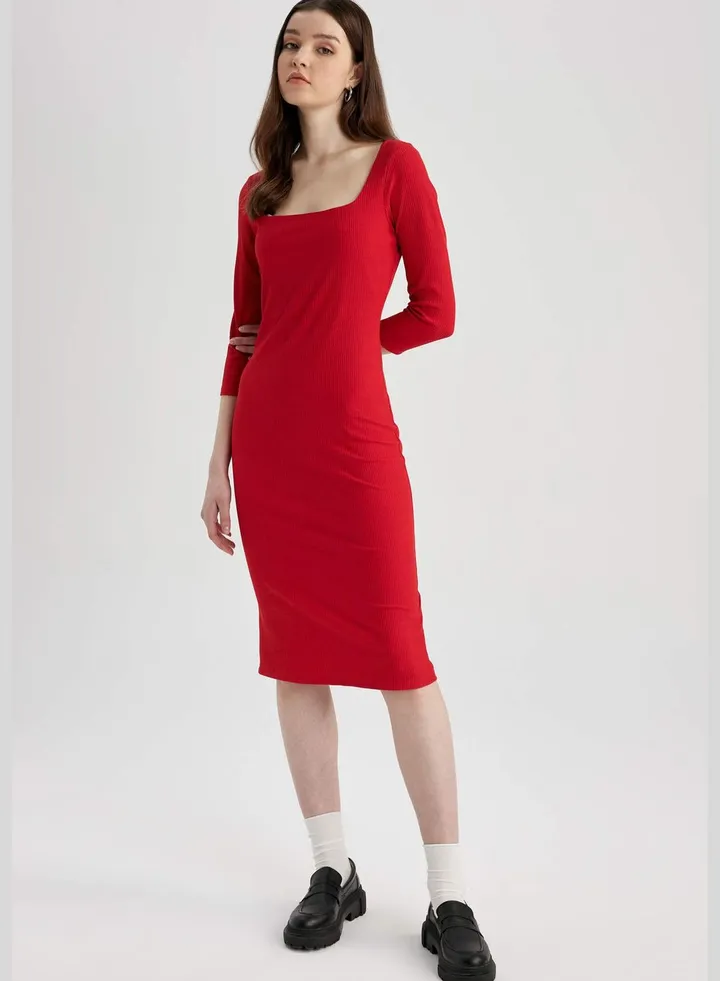 Woman Square Neck Long Sleeve Knitted Dress