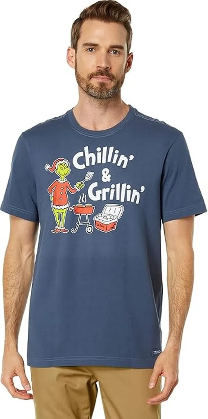 Life is Good Grinch Chillin' Grillin' Short Sleeve Crusher Tee (Darkest Blue) Men's Clothing