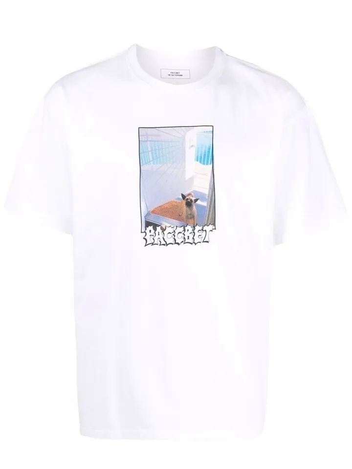 graphic-print T-shirt