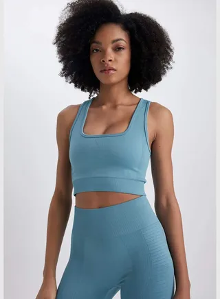 Woman Crew Neck Sleeveless Knitted Bra