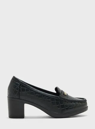 Round Shape Flat Moccasins