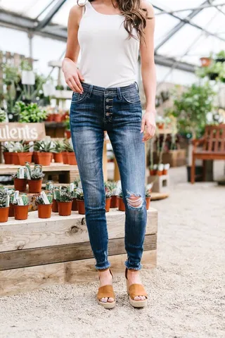 A Stitch In Time Jeans in Medium Wash