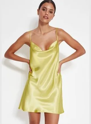 Yellow Lace-Up Collar Nightgown With Back Detailed Satin Woven