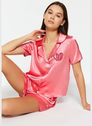 Pink Slogan Printed Satin Shirt-Shorts Woven Pajamas Set