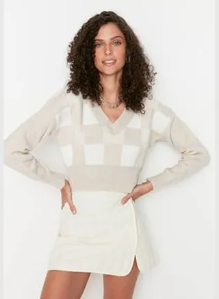 Stone Crop Soft Textured V-Neck Jacquard Knitwear Sweater TWOAW21KZ0174