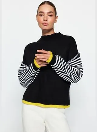 Black Color Block Knitwear Sweater TWOAW24KZ00435