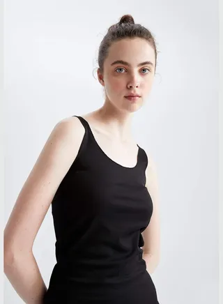 Woman Slim Fit Crew Neck Knitted Athlete