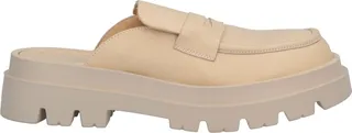 Mules & Clogs Beige