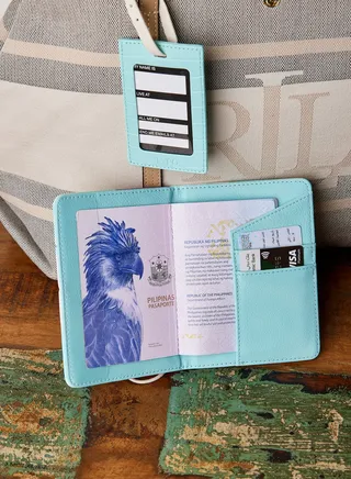 Off The Grid Passport Holder & Luggage Tag Set