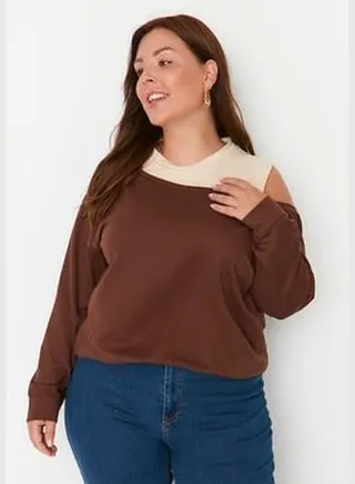 Black Crew Neck Shoulder Detailed Knitted Thin Sweatshirt.