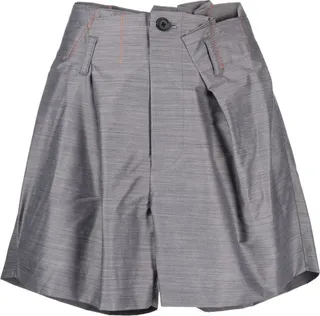 Asymmetric-Design Relaxed Shorts