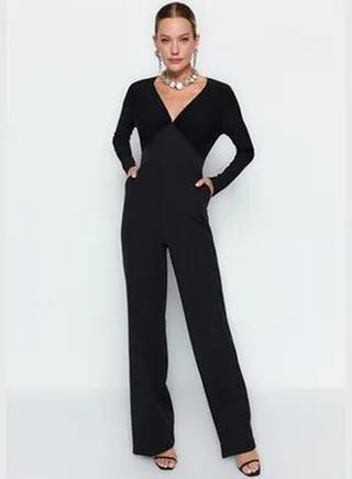 Black Collar Detailed Jumpsuit TPRAW24TU00007