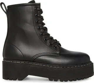 Bettyy Black