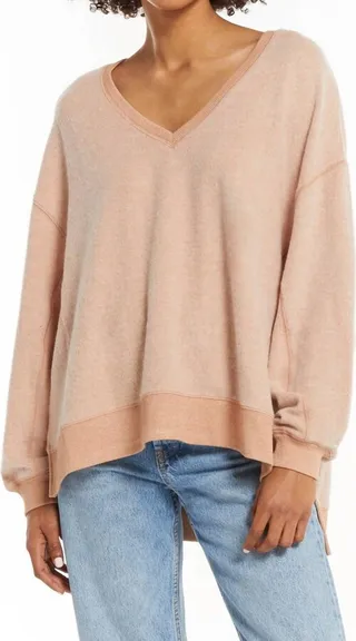 Cozy V-Neck Modern Weekender in Dusty Amber