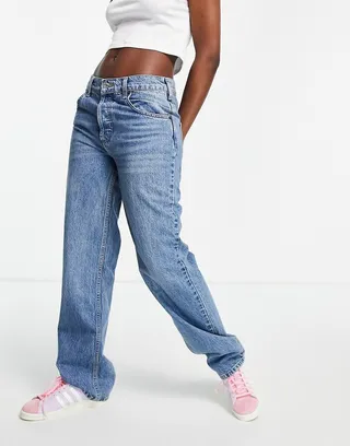 ASOS DESIGN low rise 'baggy' boyfriend jean in midwash - MBLUE