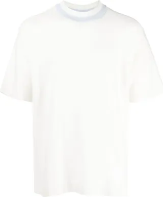 short-sleeved T-shirt