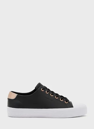 Aidenm Low-Top Sneakers