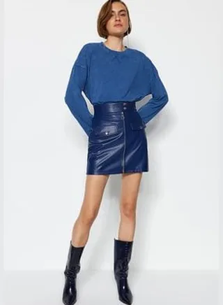 Indigo Belt and Zipper Detail Faux Leather Mini-Weave Mini Skirt TWOAW21ET0065.