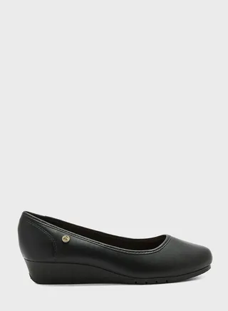 Hattie Close Toe Mid Heel Pumps