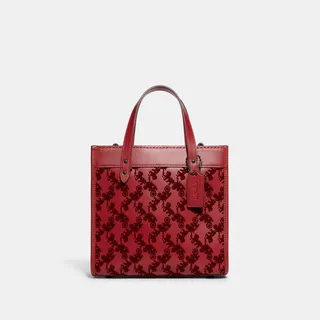 Field Tote 22 With Horse And Carriage