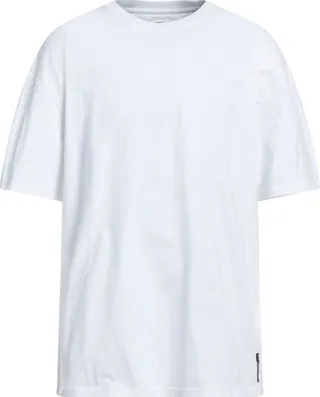 T-shirt White