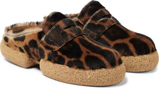 Leopard-printed clogs