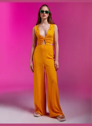 Cut Out Detail Low-Cut Wide Leg Jumpsuit