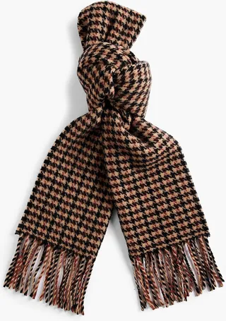 Fringed houndstooth wool scarf
