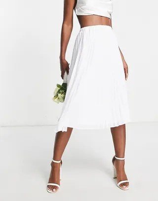 TFNC Bridesmaid pleated midi skirt in white