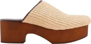 Mules & Clogs Beige