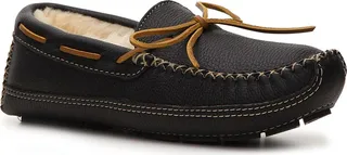 Minnetonka Sheepskin Lined Moose Slipper
