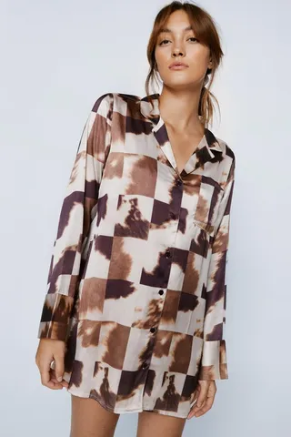 Nasty Gal Womens Recycled Cow Night Shirt & Scrunchie Set