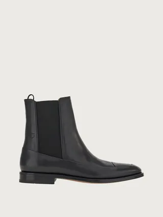 Ferragamo Men Chelsea boot Black