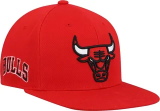 Men's Mitchell & Ness Red Chicago Bulls Core Side Snapback Hat