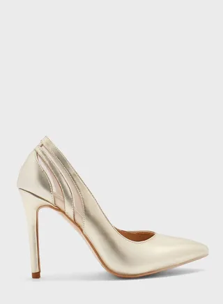 Cutout Detail Pointed Pump