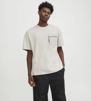 Pocket Detail Short Sleeves T-Shirt