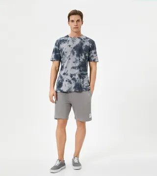 Batch Detail Drawstring Waist Shorts